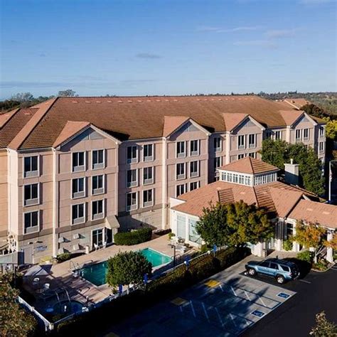 𝗧𝗛𝗘 𝟭𝟬 𝗕𝗘𝗦𝗧 Hotels in Folsom, CA .